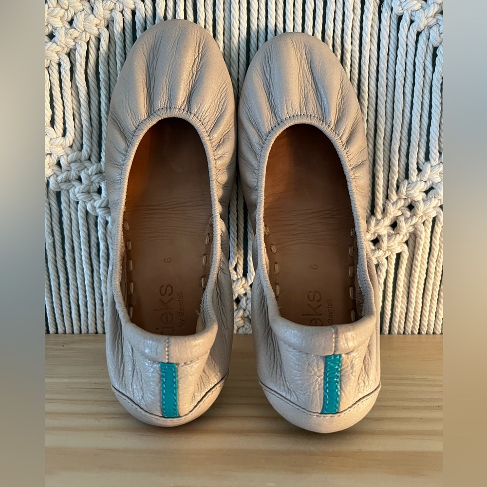 Tieks flats size 6 nude